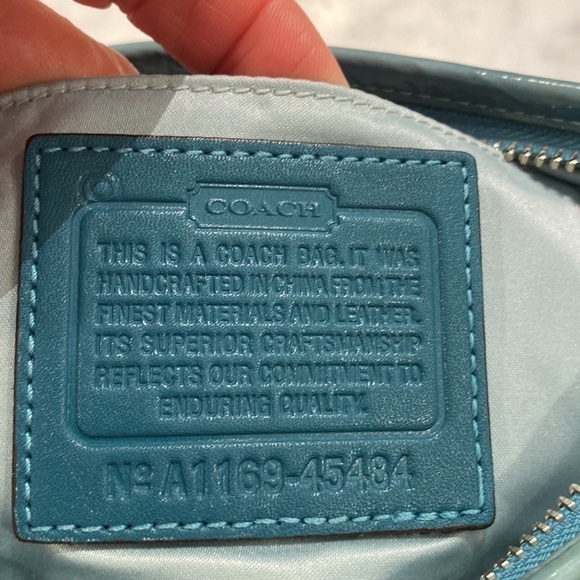 Coach Green Patent Leather Wristlet – Good Condition - Picture 3 of 4